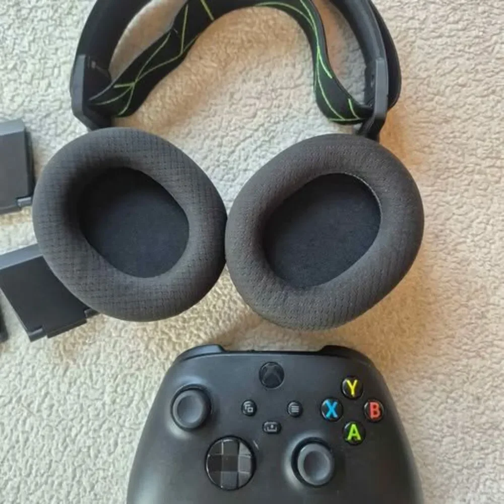 SteelSeries Arctis 9X Wireless Headset and Xbox Wireless Controller